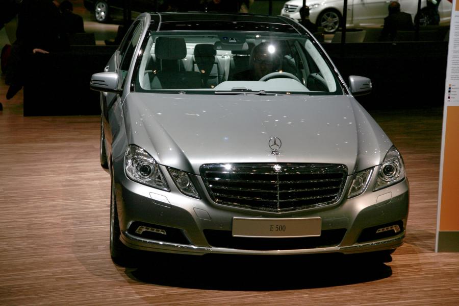  Mercedes-Benz E-Class 2010 года  (фото 61 из 128)